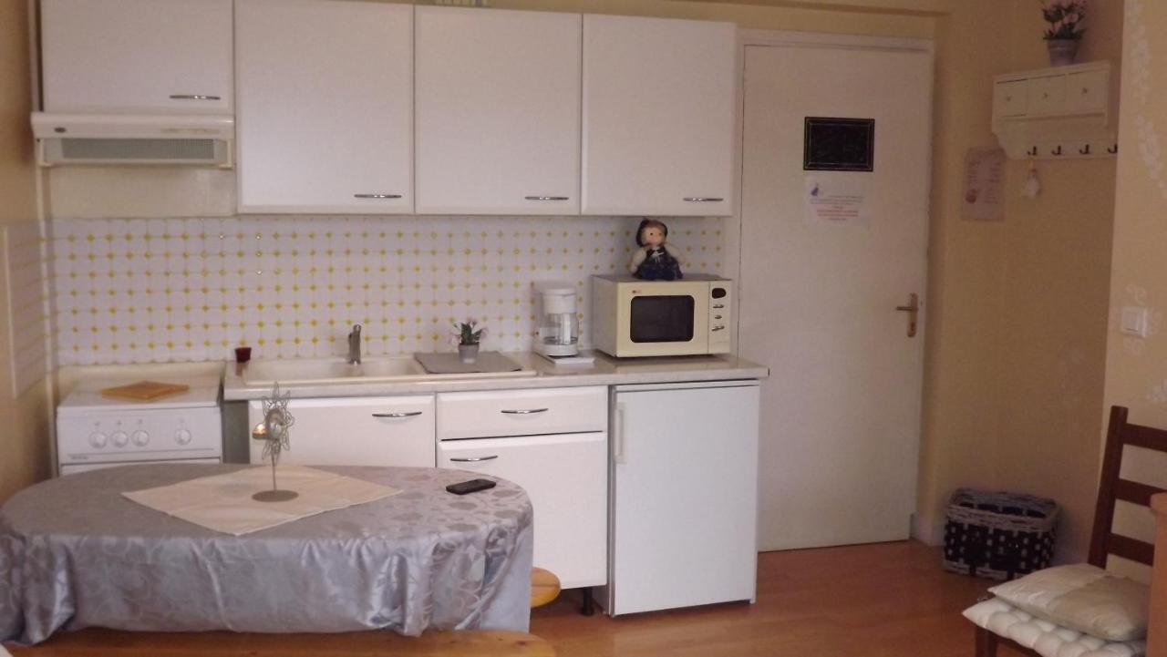 Ferienwohnung Les Pieds Dans L'Eau Murol Exterior foto